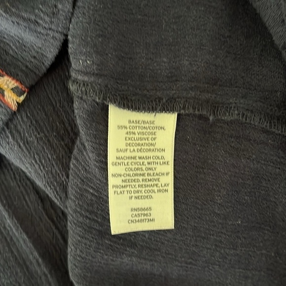 Caslon Women’s Navy Blue Peasant Top With Embroidered Flowers Size Large - Picture 8 of 8